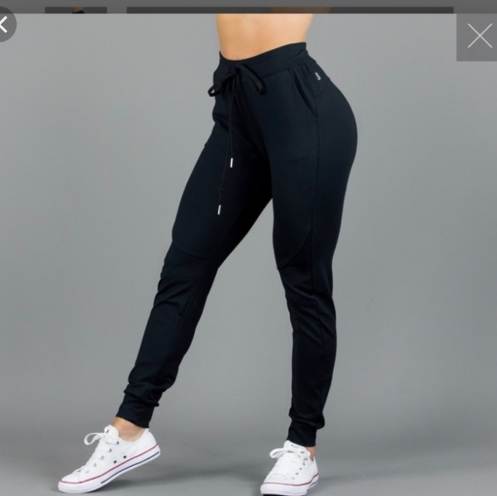 Buffbunny Jasmine Joggers NWT Small